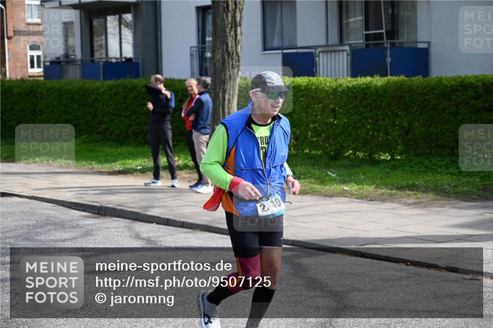 12.04.2026 - 45. Internationalen Wilhelmsburger Insellauf J. Mangold http://msf.ph/oto/9507125 12.04.2026 11:43:57 Ziel 2040, 2663 meine-sportfotos.de