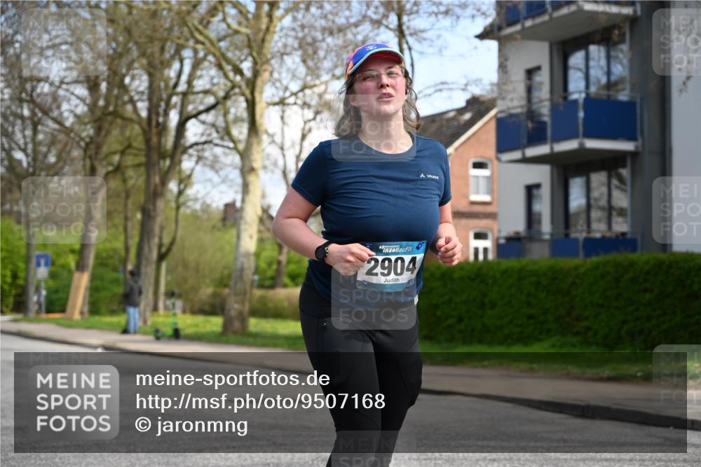 12.04.2026 - 45. Internationalen Wilhelmsburger Insellauf J. Mangold http://msf.ph/oto/9507168 12.04.2026 11:46:11 Ziel 2904, 4685, 4688 meine-sportfotos.de