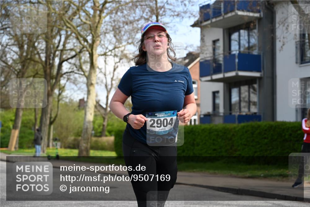 12.04.2026 - 45. Internationalen Wilhelmsburger Insellauf J. Mangold http://msf.ph/oto/9507169 12.04.2026 11:46:11 Ziel 2904, 4685, 4688 meine-sportfotos.de