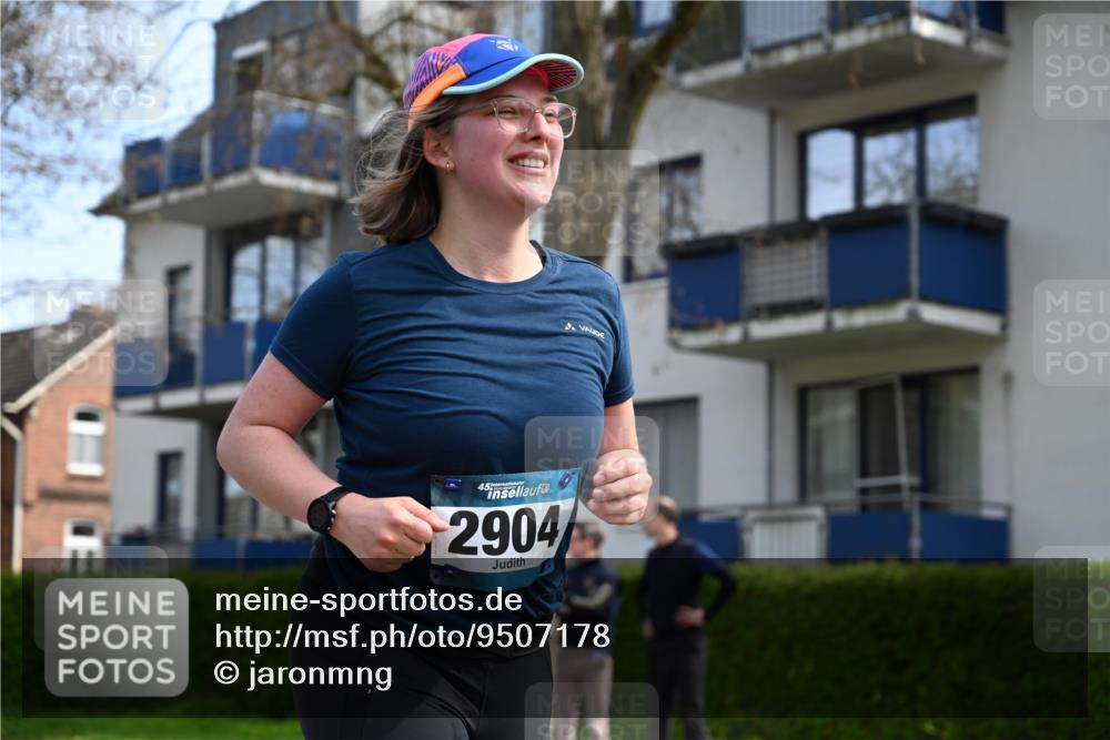 12.04.2026 - 45. Internationalen Wilhelmsburger Insellauf J. Mangold http://msf.ph/oto/9507178 12.04.2026 11:46:12 Ziel 2904, 4685, 4688 meine-sportfotos.de