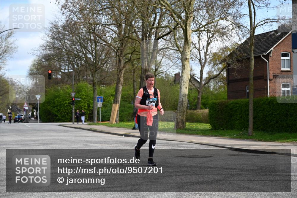 12.04.2026 - 45. Internationalen Wilhelmsburger Insellauf J. Mangold http://msf.ph/oto/9507201 12.04.2026 11:46:46 Ziel 4688, 2996 meine-sportfotos.de