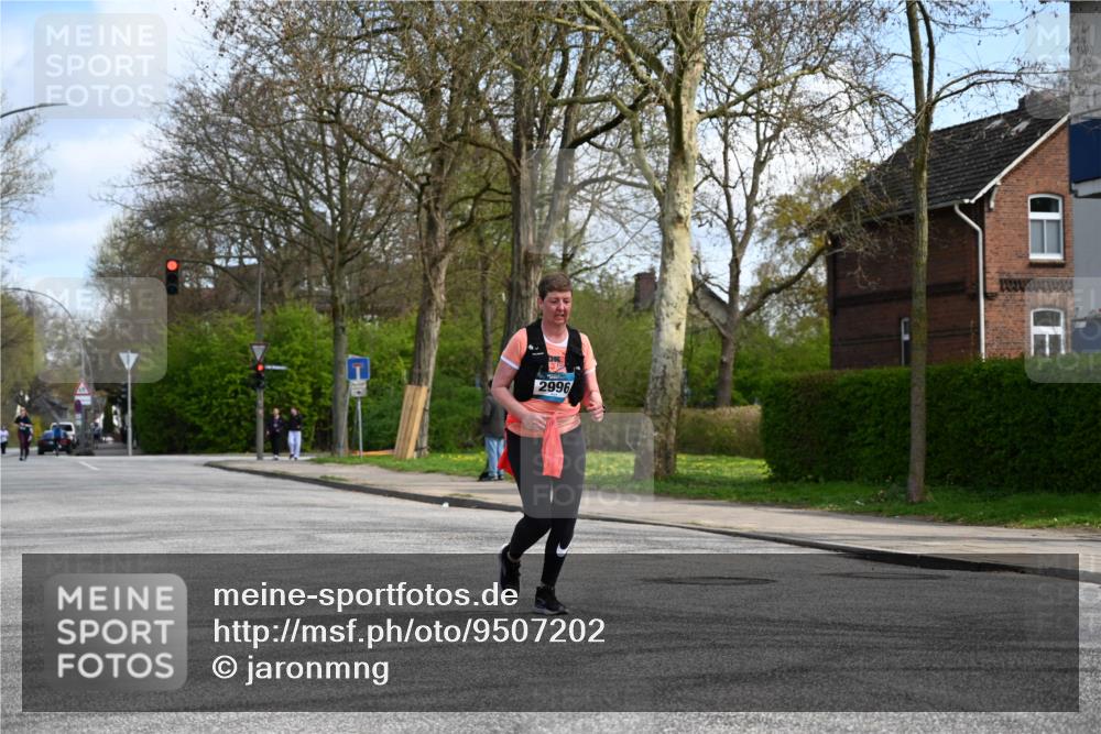 12.04.2026 - 45. Internationalen Wilhelmsburger Insellauf J. Mangold http://msf.ph/oto/9507202 12.04.2026 11:46:46 Ziel 4688, 2996 meine-sportfotos.de