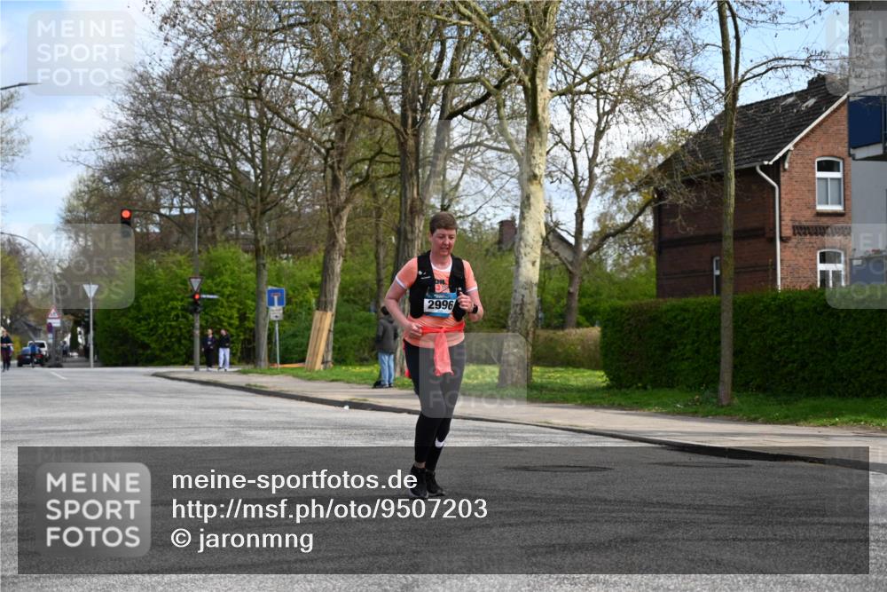 12.04.2026 - 45. Internationalen Wilhelmsburger Insellauf J. Mangold http://msf.ph/oto/9507203 12.04.2026 11:46:46 Ziel 4688, 2996 meine-sportfotos.de