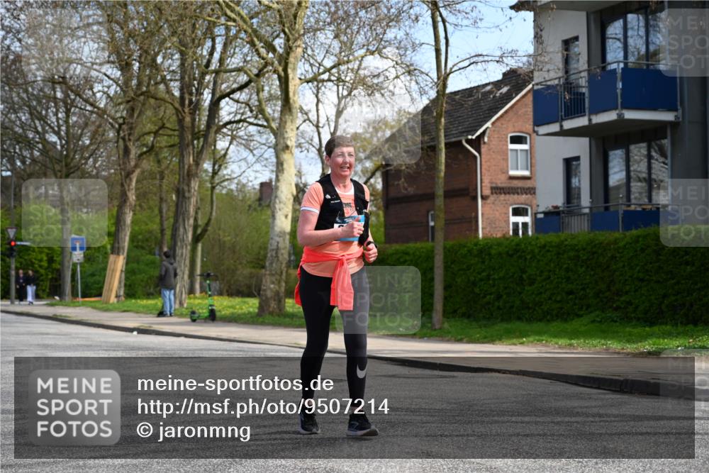12.04.2026 - 45. Internationalen Wilhelmsburger Insellauf J. Mangold http://msf.ph/oto/9507214 12.04.2026 11:46:48 Ziel 2996, 2996 meine-sportfotos.de