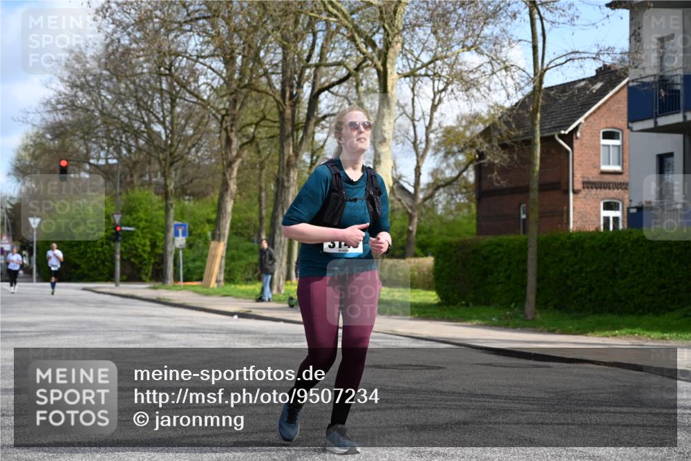 12.04.2026 - 45. Internationalen Wilhelmsburger Insellauf J. Mangold http://msf.ph/oto/9507234 12.04.2026 11:47:15 Ziel 3148, 3148, 3533, 3532, 3457 meine-sportfotos.de