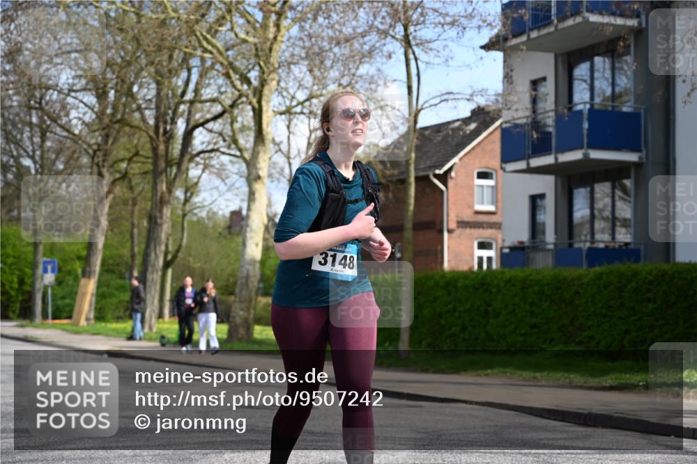 12.04.2026 - 45. Internationalen Wilhelmsburger Insellauf J. Mangold http://msf.ph/oto/9507242 12.04.2026 11:47:15 Ziel 3148, 3148, 3533, 3532, 3457 meine-sportfotos.de