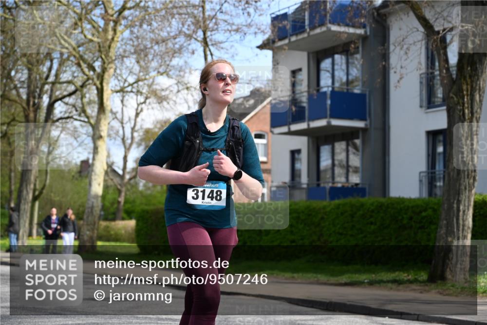 12.04.2026 - 45. Internationalen Wilhelmsburger Insellauf J. Mangold http://msf.ph/oto/9507246 12.04.2026 11:47:16 Ziel 3148, 3533, 3532, 3457 meine-sportfotos.de