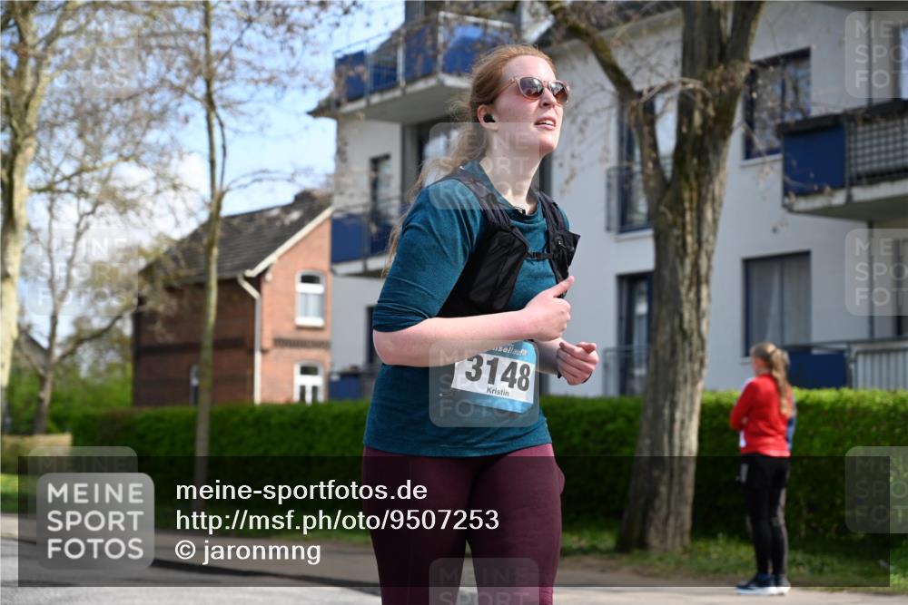 12.04.2026 - 45. Internationalen Wilhelmsburger Insellauf J. Mangold http://msf.ph/oto/9507253 12.04.2026 11:47:16 Ziel 3148, 3533, 3532, 3457 meine-sportfotos.de
