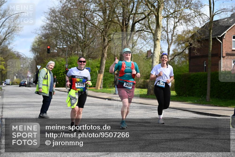 12.04.2026 - 45. Internationalen Wilhelmsburger Insellauf J. Mangold http://msf.ph/oto/9507266 12.04.2026 11:47:33 Ziel 3148, 3533, 3532, 3457, 3457 meine-sportfotos.de