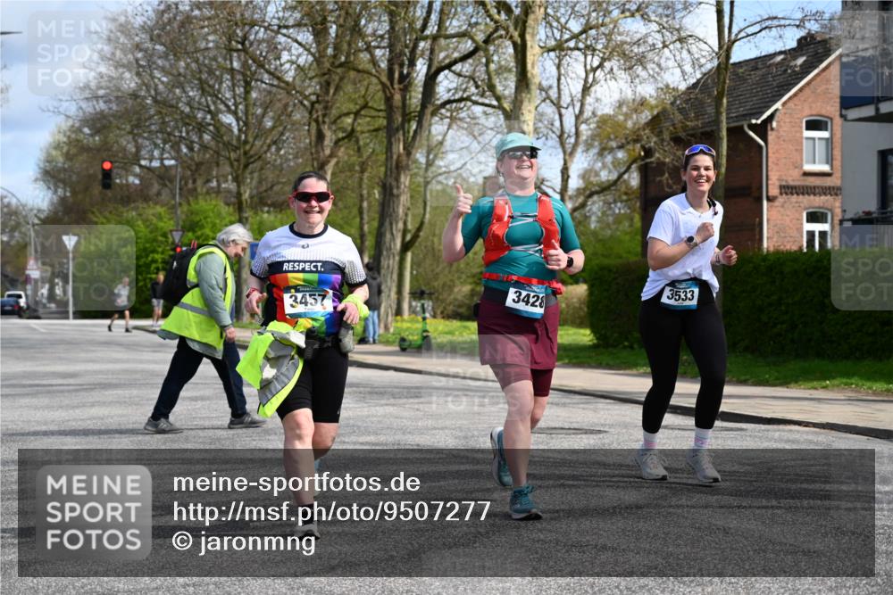 12.04.2026 - 45. Internationalen Wilhelmsburger Insellauf J. Mangold http://msf.ph/oto/9507277 12.04.2026 11:47:34 Ziel 3148, 3533, 3532, 3457 meine-sportfotos.de