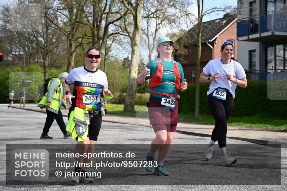 12.04.2026 - 45. Internationalen Wilhelmsburger Insellauf J. Mangold http://msf.ph/oto/9507283 12.04.2026 11:47:35 Ziel 3148, 3533, 3532, 3457 meine-sportfotos.de