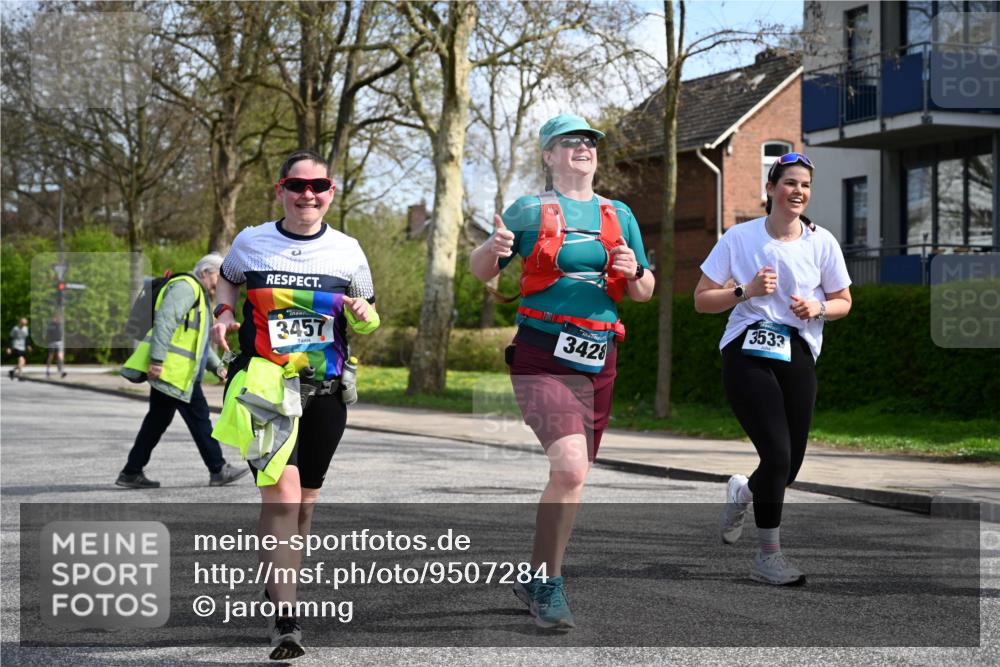 12.04.2026 - 45. Internationalen Wilhelmsburger Insellauf J. Mangold http://msf.ph/oto/9507284 12.04.2026 11:47:35 Ziel 3148, 3533, 3532, 3457 meine-sportfotos.de