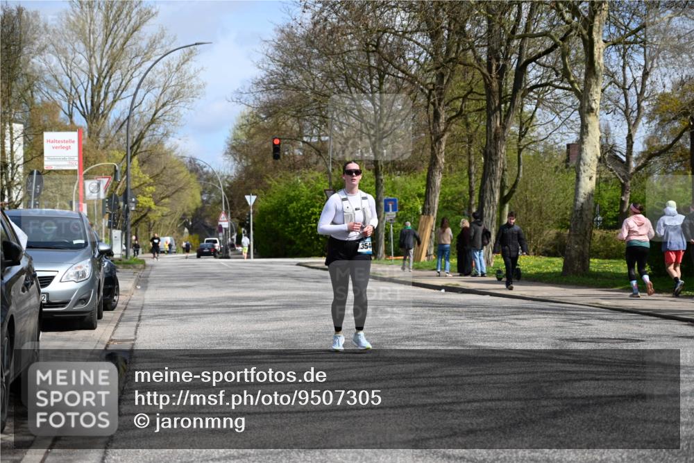 12.04.2026 - 45. Internationalen Wilhelmsburger Insellauf J. Mangold http://msf.ph/oto/9507305 12.04.2026 11:51:56 Ziel 3544 meine-sportfotos.de