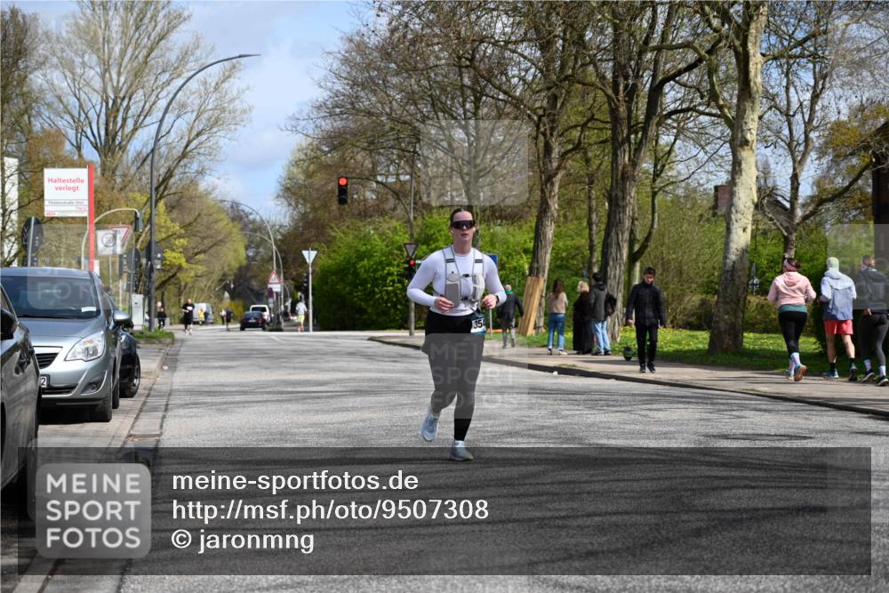 12.04.2026 - 45. Internationalen Wilhelmsburger Insellauf J. Mangold http://msf.ph/oto/9507308 12.04.2026 11:51:56 Ziel 3544 meine-sportfotos.de