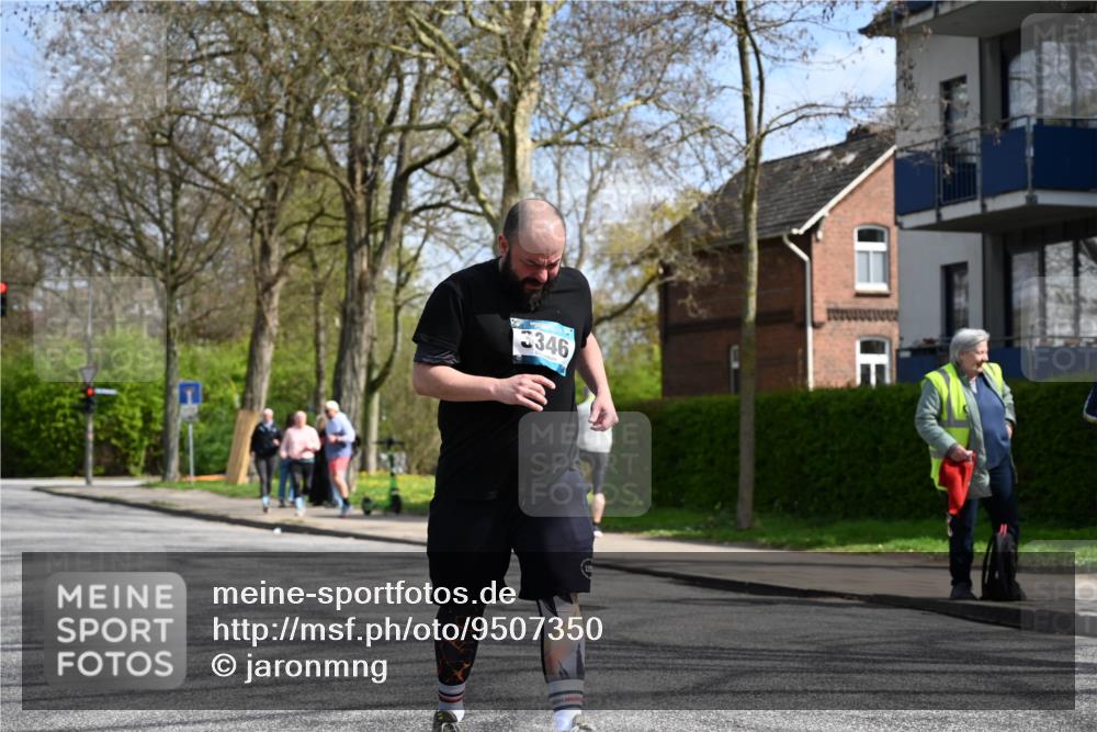 12.04.2026 - 45. Internationalen Wilhelmsburger Insellauf J. Mangold http://msf.ph/oto/9507350 12.04.2026 11:52:44 Ziel 3346 meine-sportfotos.de