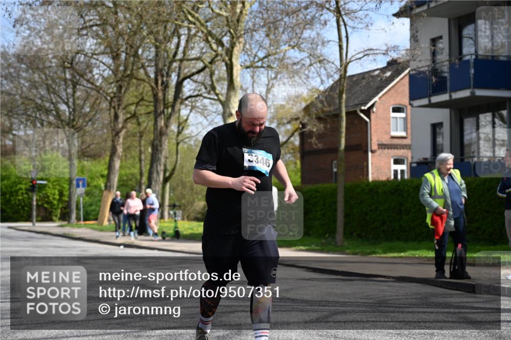 12.04.2026 - 45. Internationalen Wilhelmsburger Insellauf J. Mangold http://msf.ph/oto/9507351 12.04.2026 11:52:44 Ziel 3346 meine-sportfotos.de