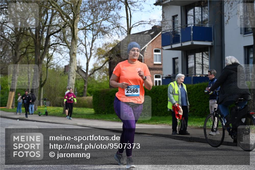 12.04.2026 - 45. Internationalen Wilhelmsburger Insellauf J. Mangold http://msf.ph/oto/9507373 12.04.2026 11:53:35 Ziel 4508, 2566, 2776, 2093 meine-sportfotos.de