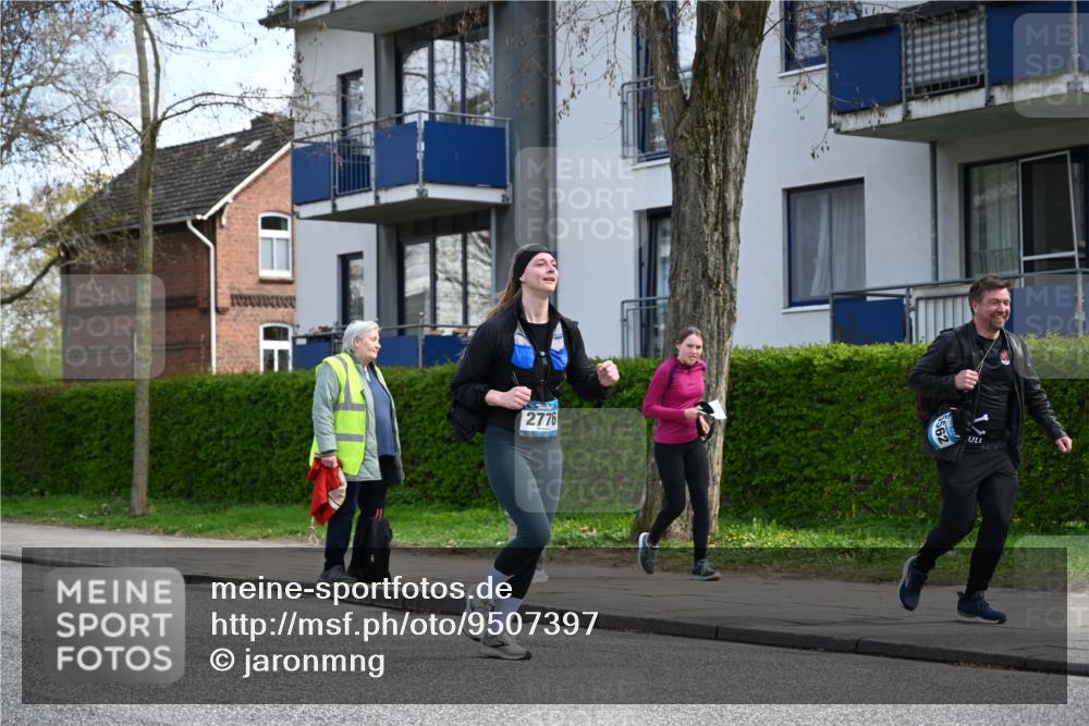 12.04.2026 - 45. Internationalen Wilhelmsburger Insellauf J. Mangold http://msf.ph/oto/9507397 12.04.2026 11:53:45 Ziel 4508, 2566, 2776, 2093, 2679, 2680 meine-sportfotos.de