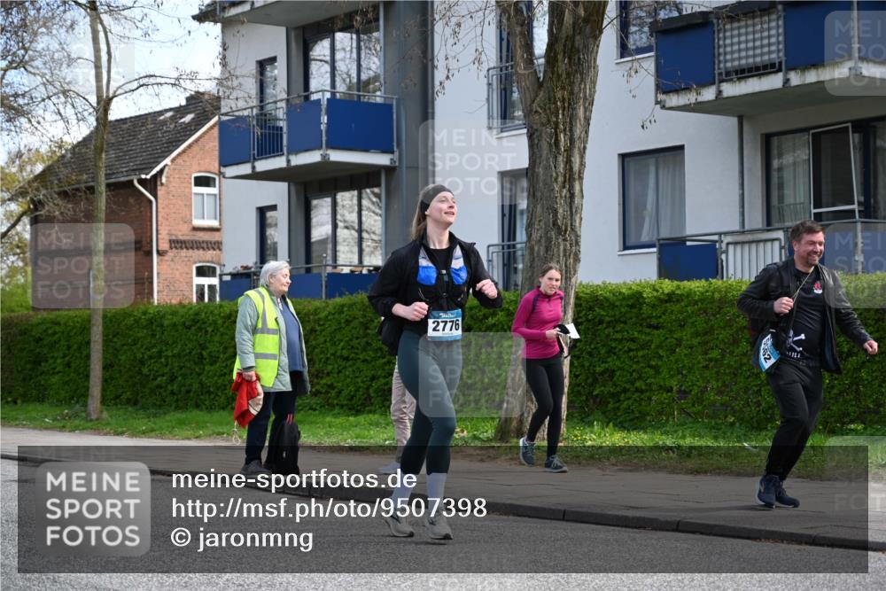 12.04.2026 - 45. Internationalen Wilhelmsburger Insellauf J. Mangold http://msf.ph/oto/9507398 12.04.2026 11:53:45 Ziel 4508, 2566, 2776, 2093, 2679, 2680 meine-sportfotos.de
