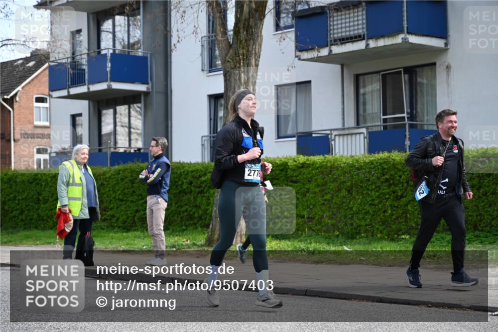 12.04.2026 - 45. Internationalen Wilhelmsburger Insellauf J. Mangold http://msf.ph/oto/9507403 12.04.2026 11:53:46 Ziel 4508, 2566, 2776, 2093, 2679, 2680 meine-sportfotos.de