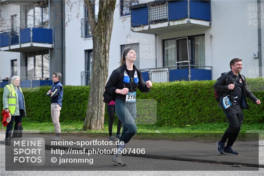 12.04.2026 - 45. Internationalen Wilhelmsburger Insellauf J. Mangold http://msf.ph/oto/9507406 12.04.2026 11:53:46 Ziel 4508, 2566, 2776, 2093, 2679, 2680 meine-sportfotos.de