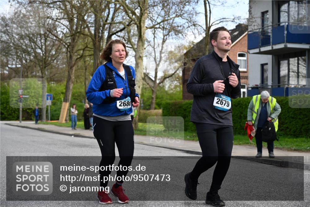 12.04.2026 - 45. Internationalen Wilhelmsburger Insellauf J. Mangold http://msf.ph/oto/9507473 12.04.2026 11:54:06 Ziel 2776, 2093, 2679, 2679, 2680 meine-sportfotos.de