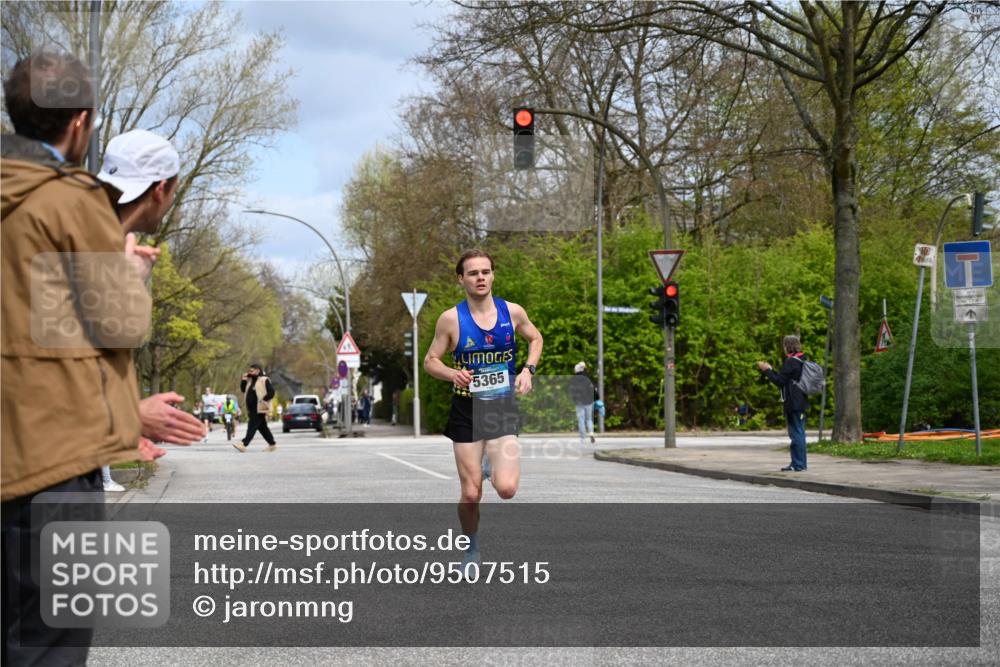 12.04.2026 - 45. Internationalen Wilhelmsburger Insellauf J. Mangold http://msf.ph/oto/9507515 12.04.2026 12:46:43 Ziel 3389, 5365, 3048, 3048, 5413, 4656, 5556, 5709, 3750, 3301 meine-sportfotos.de
