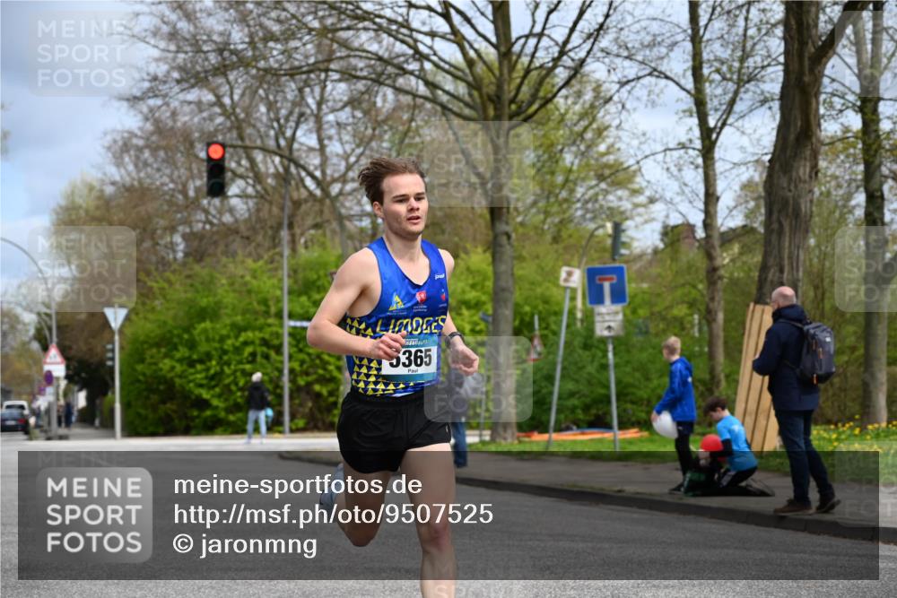 12.04.2026 - 45. Internationalen Wilhelmsburger Insellauf J. Mangold http://msf.ph/oto/9507525 12.04.2026 12:46:44 Ziel 3389, 5365, 3048, 5413, 4656, 5556, 5709, 3750, 3301 meine-sportfotos.de