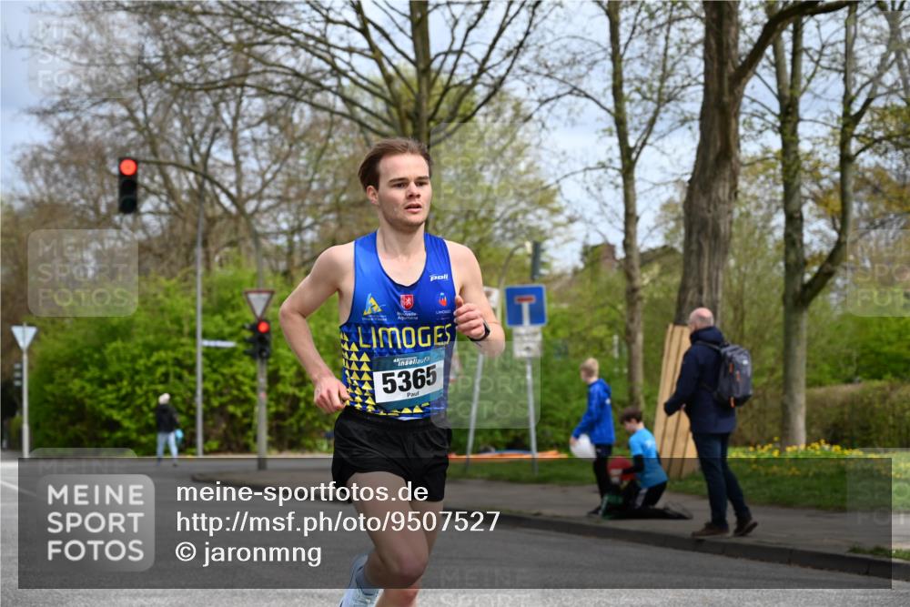 12.04.2026 - 45. Internationalen Wilhelmsburger Insellauf J. Mangold http://msf.ph/oto/9507527 12.04.2026 12:46:44 Ziel 3389, 5365, 3048, 5413, 4656, 5556, 5709, 3750, 3301 meine-sportfotos.de
