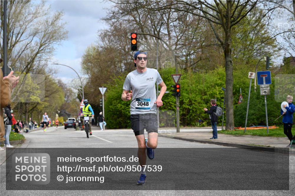 12.04.2026 - 45. Internationalen Wilhelmsburger Insellauf J. Mangold http://msf.ph/oto/9507539 12.04.2026 12:46:56 Ziel 3048, 5413, 4656, 5556, 5709, 3750, 3301, 4466 meine-sportfotos.de