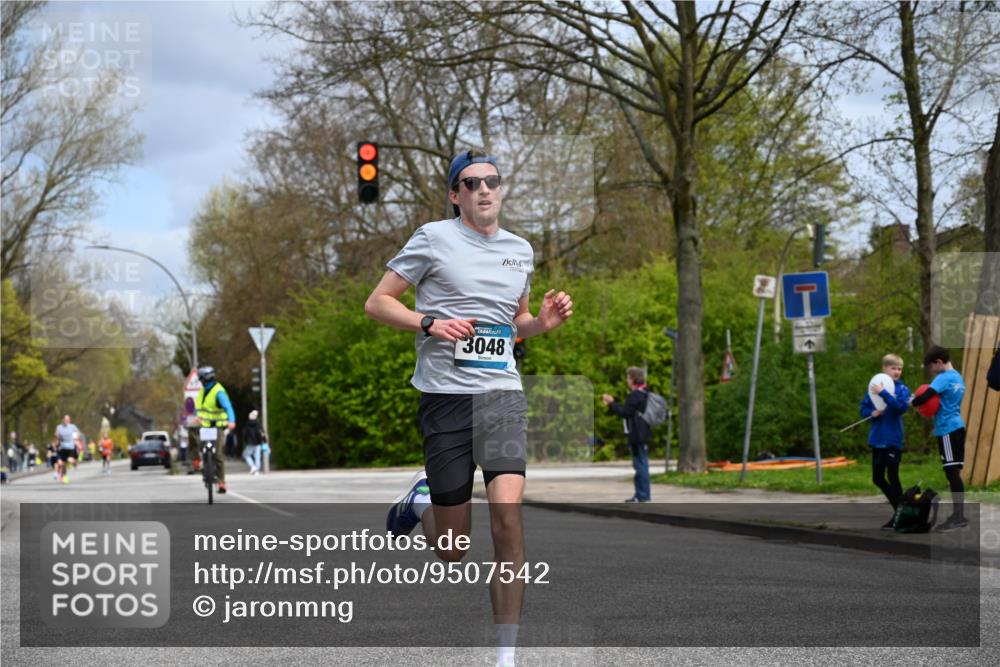12.04.2026 - 45. Internationalen Wilhelmsburger Insellauf J. Mangold http://msf.ph/oto/9507542 12.04.2026 12:46:56 Ziel 3048, 5413, 4656, 5556, 5709, 3750, 3301, 4466 meine-sportfotos.de
