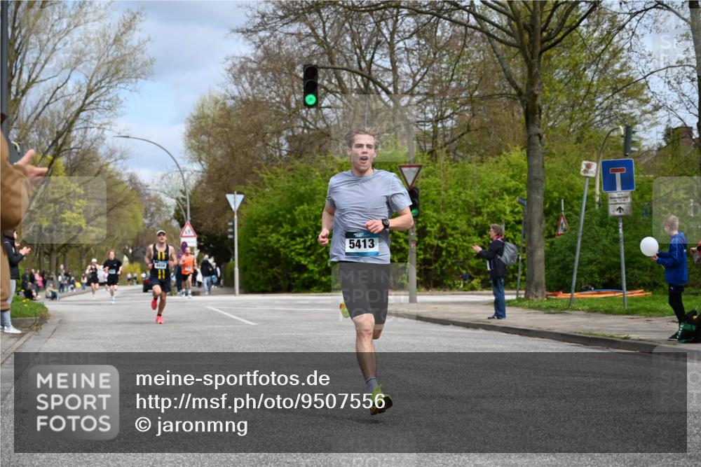 12.04.2026 - 45. Internationalen Wilhelmsburger Insellauf J. Mangold http://msf.ph/oto/9507556 12.04.2026 12:47:04 Ziel 3048, 5413, 4656, 5556, 5709, 3750, 3750, 3301, 4466, 5495, 3452 meine-sportfotos.de