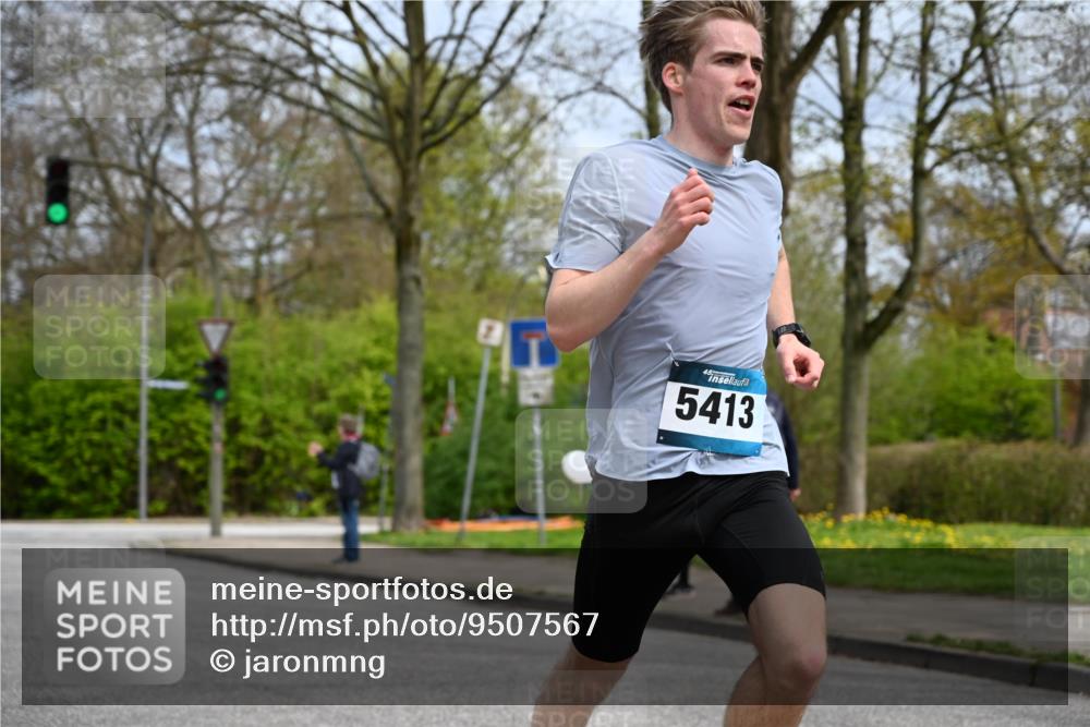 12.04.2026 - 45. Internationalen Wilhelmsburger Insellauf J. Mangold http://msf.ph/oto/9507567 12.04.2026 12:47:05 Ziel 3048, 5413, 4656, 5556, 5709, 3750, 3301, 4466, 5495, 3452, 4877 meine-sportfotos.de