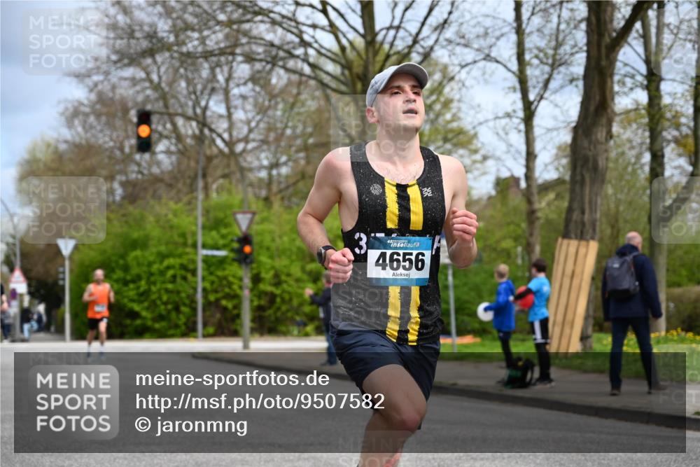 12.04.2026 - 45. Internationalen Wilhelmsburger Insellauf J. Mangold http://msf.ph/oto/9507582 12.04.2026 12:47:08 Ziel 3048, 5413, 4656, 5556, 5709, 3750, 3301, 4466, 5495, 3452, 4877 meine-sportfotos.de
