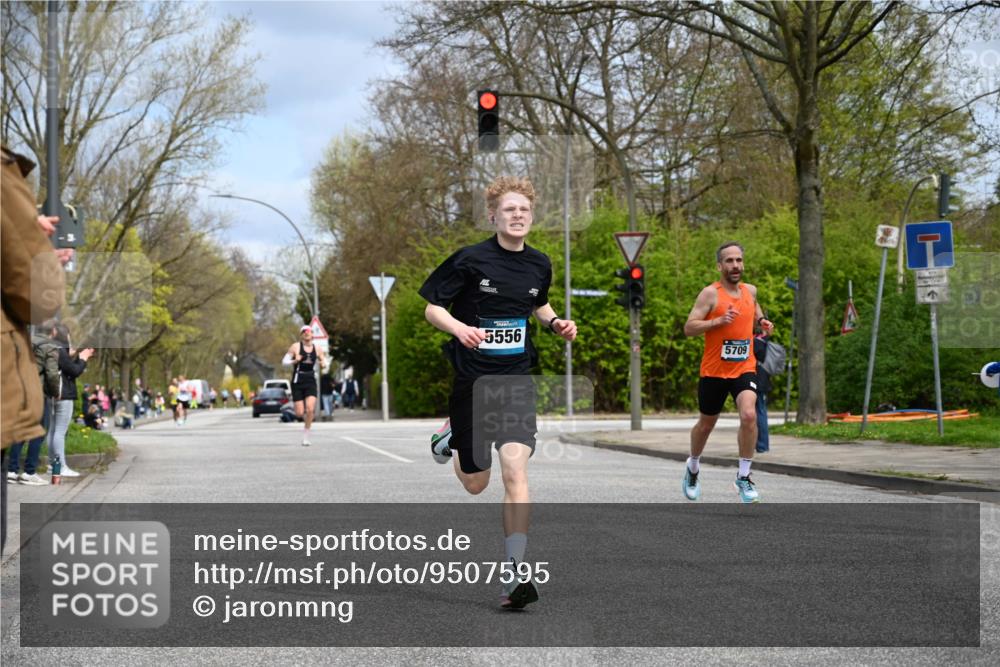 12.04.2026 - 45. Internationalen Wilhelmsburger Insellauf J. Mangold http://msf.ph/oto/9507595 12.04.2026 12:47:11 Ziel 5413, 4656, 5556, 5709, 3750, 3301, 4466, 5495, 3452, 4877, 4874 meine-sportfotos.de
