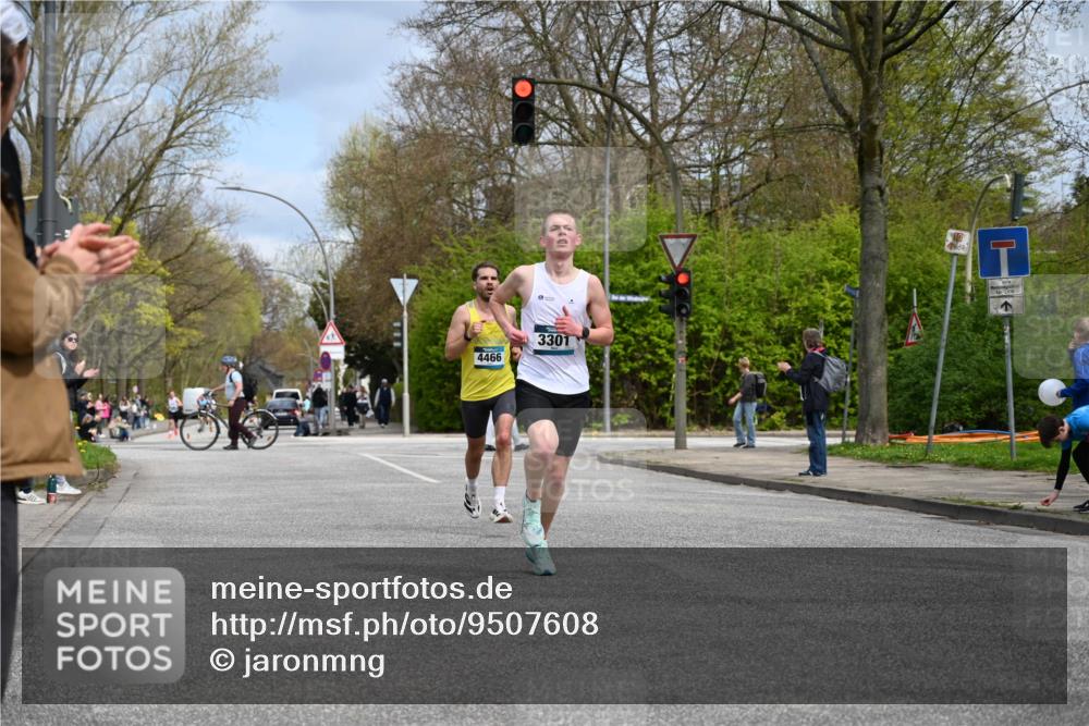 12.04.2026 - 45. Internationalen Wilhelmsburger Insellauf J. Mangold http://msf.ph/oto/9507608 12.04.2026 12:47:23 Ziel 5709, 3750, 3301, 4466, 5495, 3452, 4877, 4874, 5607, 5364 meine-sportfotos.de