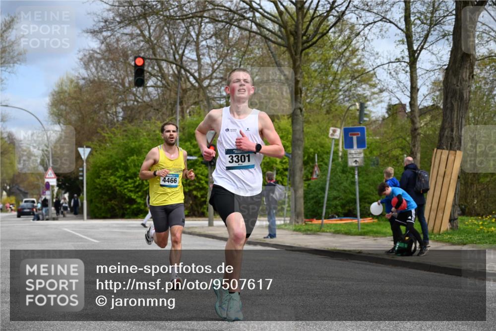 12.04.2026 - 45. Internationalen Wilhelmsburger Insellauf J. Mangold http://msf.ph/oto/9507617 12.04.2026 12:47:23 Ziel 5709, 3750, 3301, 4466, 5495, 3452, 4877, 4874, 5607, 5364 meine-sportfotos.de
