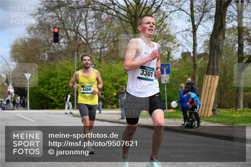 12.04.2026 - 45. Internationalen Wilhelmsburger Insellauf J. Mangold http://msf.ph/oto/9507621 12.04.2026 12:47:24 Ziel 5709, 3750, 3301, 4466, 5495, 3452, 4877, 4874, 5607, 5364 meine-sportfotos.de