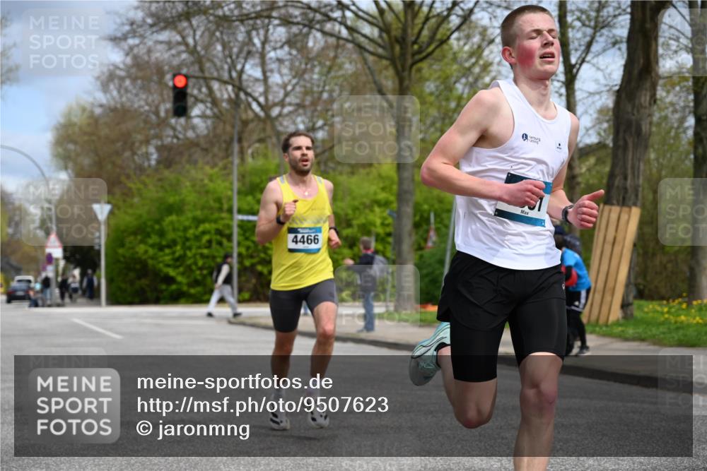 12.04.2026 - 45. Internationalen Wilhelmsburger Insellauf J. Mangold http://msf.ph/oto/9507623 12.04.2026 12:47:24 Ziel 5709, 3750, 3301, 4466, 5495, 3452, 4877, 4874, 5607, 5364 meine-sportfotos.de