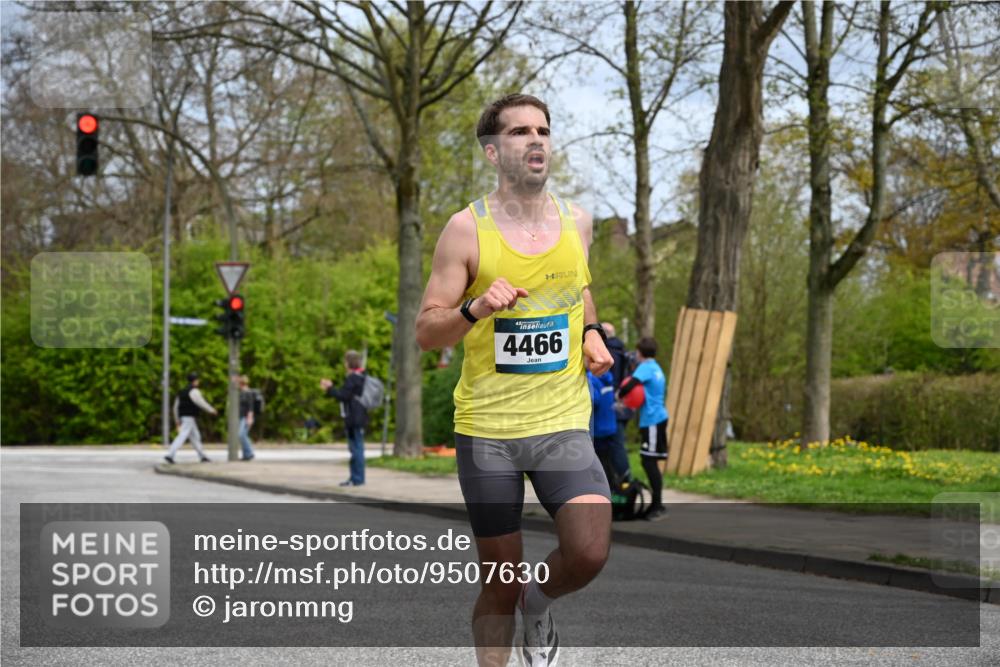 12.04.2026 - 45. Internationalen Wilhelmsburger Insellauf J. Mangold http://msf.ph/oto/9507630 12.04.2026 12:47:25 Ziel 3750, 3301, 4466, 5495, 3452, 4877, 4874, 5607, 5364 meine-sportfotos.de