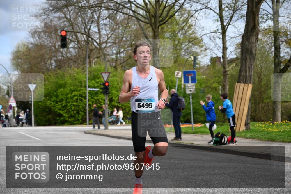 12.04.2026 - 45. Internationalen Wilhelmsburger Insellauf J. Mangold http://msf.ph/oto/9507645 12.04.2026 12:47:37 Ziel 4466, 5495, 3452, 4877, 4874, 5607, 5364, 5853 meine-sportfotos.de