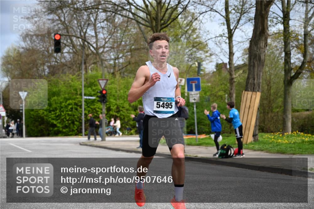 12.04.2026 - 45. Internationalen Wilhelmsburger Insellauf J. Mangold http://msf.ph/oto/9507646 12.04.2026 12:47:37 Ziel 4466, 5495, 3452, 4877, 4874, 5607, 5364, 5853 meine-sportfotos.de