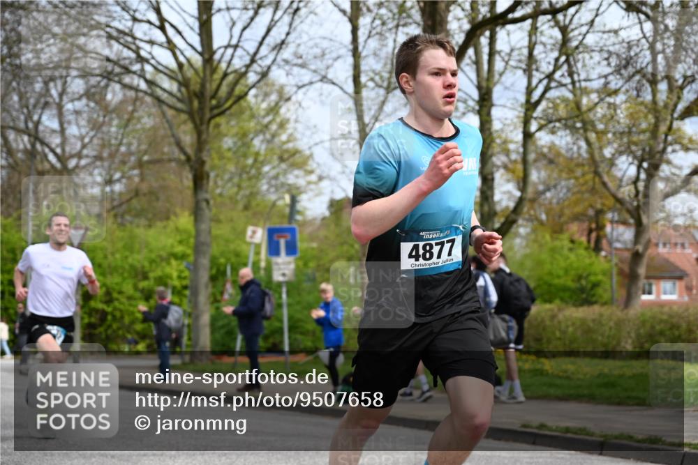 12.04.2026 - 45. Internationalen Wilhelmsburger Insellauf J. Mangold http://msf.ph/oto/9507658 12.04.2026 12:47:42 Ziel 5495, 3452, 4877, 4874, 5607, 5364, 5853, 5853 meine-sportfotos.de