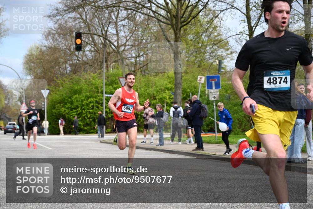 12.04.2026 - 45. Internationalen Wilhelmsburger Insellauf J. Mangold http://msf.ph/oto/9507677 12.04.2026 12:47:53 Ziel 4877, 4874, 5607, 5364, 5853, 3159 meine-sportfotos.de