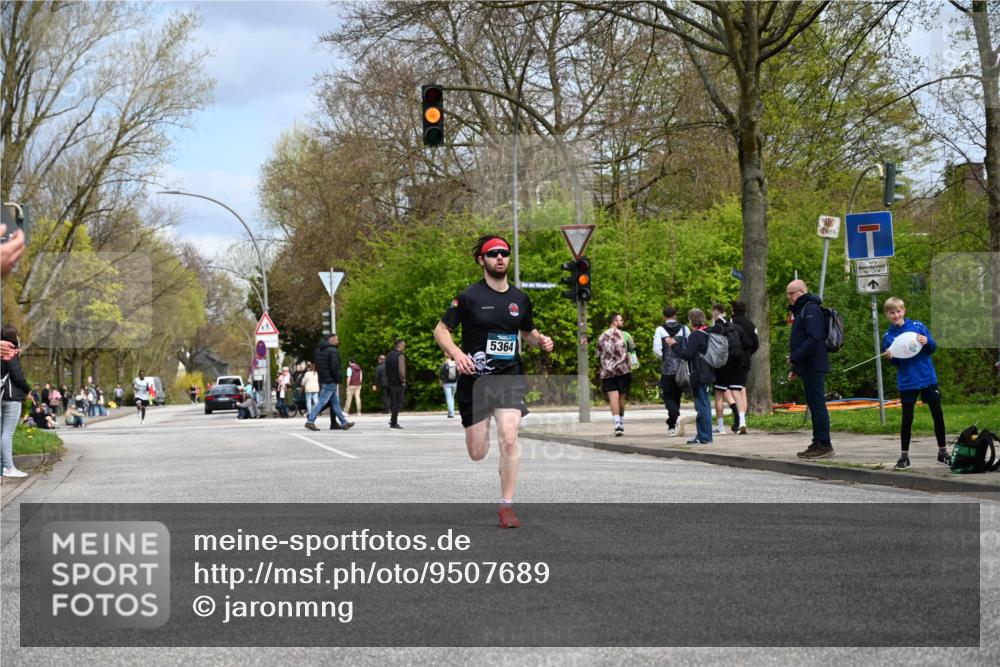 12.04.2026 - 45. Internationalen Wilhelmsburger Insellauf J. Mangold http://msf.ph/oto/9507689 12.04.2026 12:47:55 Ziel 4874, 5607, 5364, 5853, 3159, 4677 meine-sportfotos.de