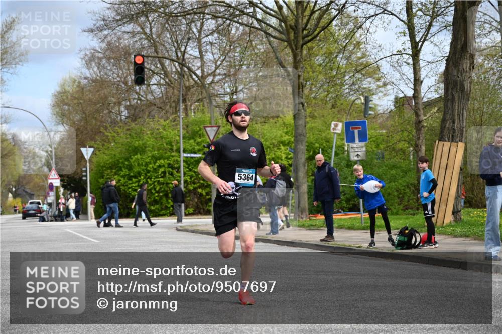 12.04.2026 - 45. Internationalen Wilhelmsburger Insellauf J. Mangold http://msf.ph/oto/9507697 12.04.2026 12:47:56 Ziel 4874, 5607, 5364, 5853, 3159, 4677, 4240 meine-sportfotos.de