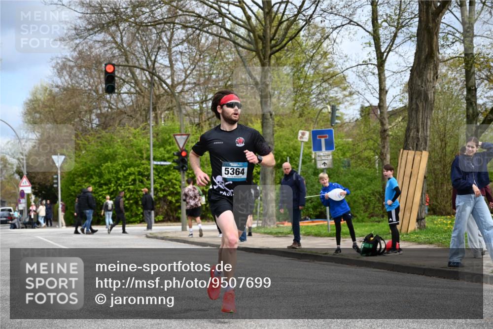 12.04.2026 - 45. Internationalen Wilhelmsburger Insellauf J. Mangold http://msf.ph/oto/9507699 12.04.2026 12:47:56 Ziel 4874, 5607, 5364, 5853, 3159, 4677, 4240 meine-sportfotos.de
