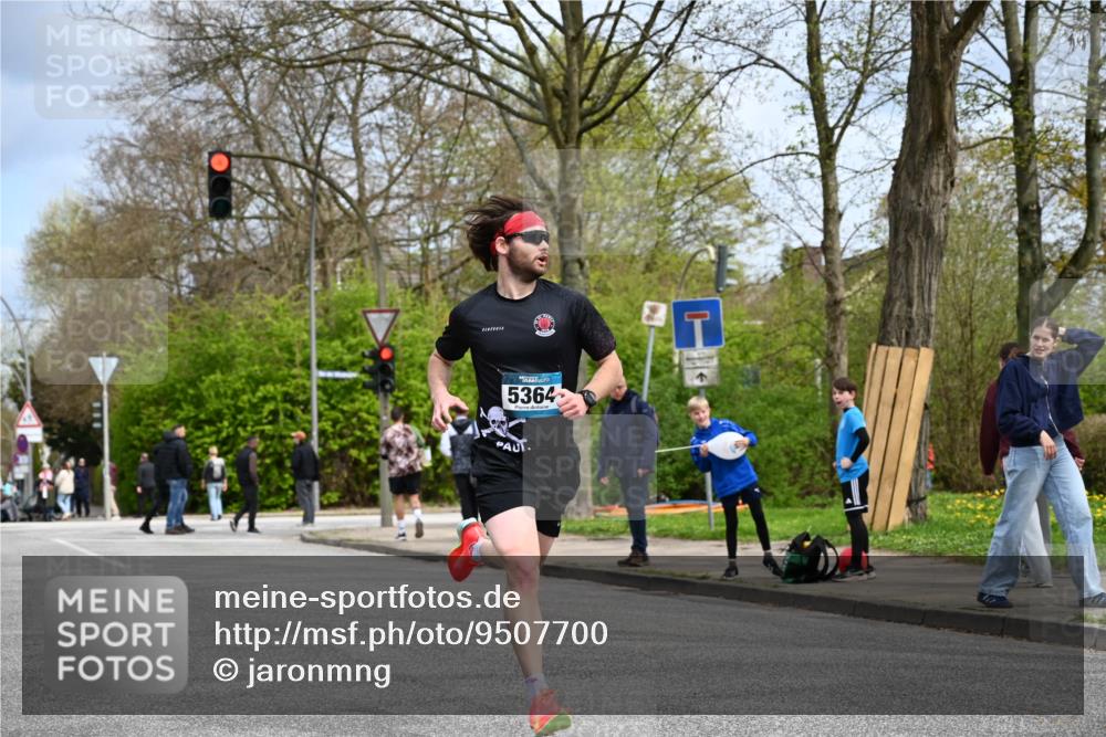 12.04.2026 - 45. Internationalen Wilhelmsburger Insellauf J. Mangold http://msf.ph/oto/9507700 12.04.2026 12:47:56 Ziel 4874, 5607, 5364, 5853, 3159, 4677, 4240 meine-sportfotos.de