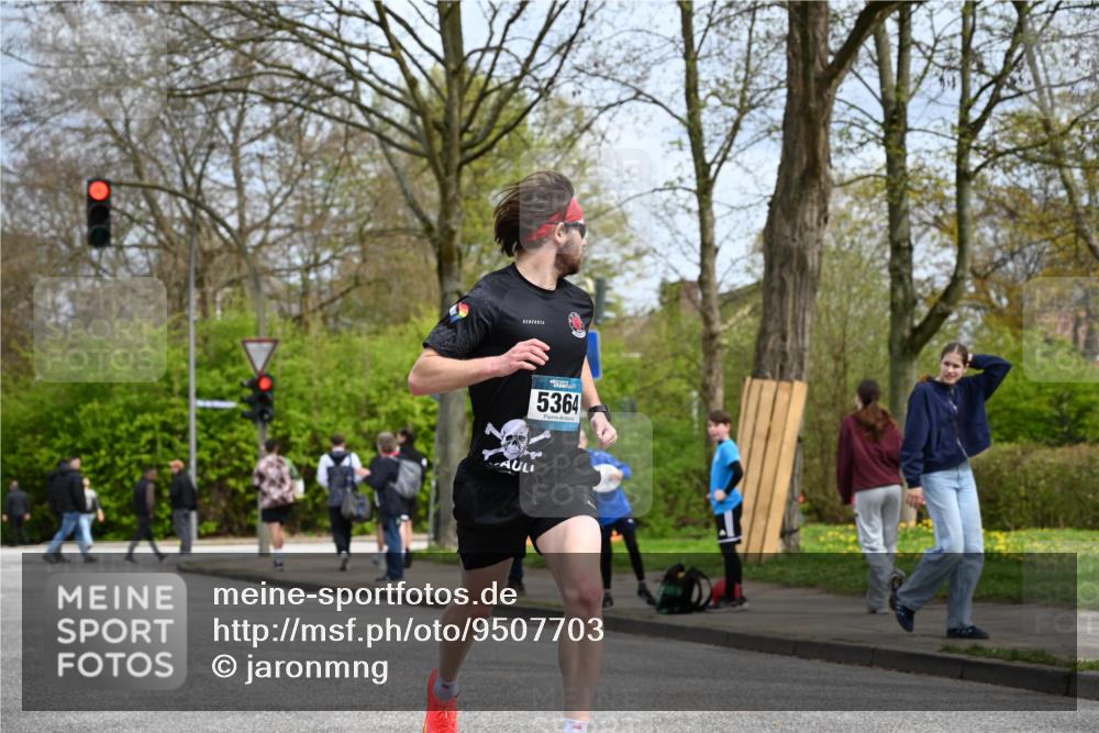 12.04.2026 - 45. Internationalen Wilhelmsburger Insellauf J. Mangold http://msf.ph/oto/9507703 12.04.2026 12:47:56 Ziel 4874, 5607, 5364, 5853, 3159, 4677, 4240 meine-sportfotos.de