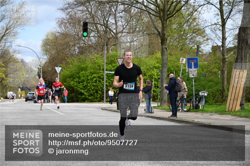 12.04.2026 - 45. Internationalen Wilhelmsburger Insellauf J. Mangold http://msf.ph/oto/9507727 12.04.2026 12:48:28 Ziel 3159, 4677, 4240, 4893, 4893, 3947, 5648, 4876 meine-sportfotos.de